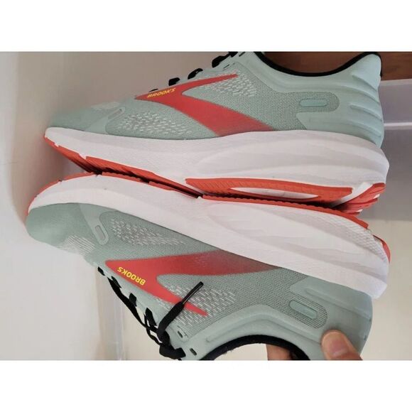 Size 11 - Brooks Launch 9 Blue Surf Cherry Tomato - Picture 7 of 12